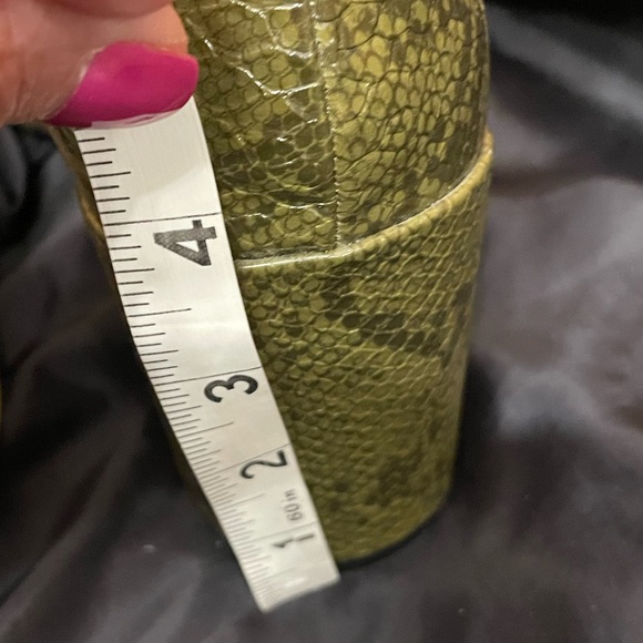 JOURNEE Olive Green Snake Skin booties Women’s Size 10 - Picture 11 of 11